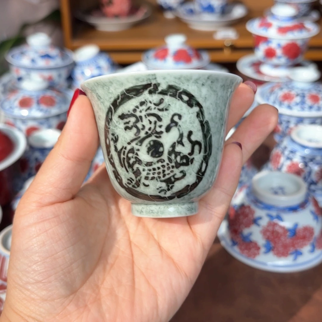轻雨山拓汉龙闻香杯