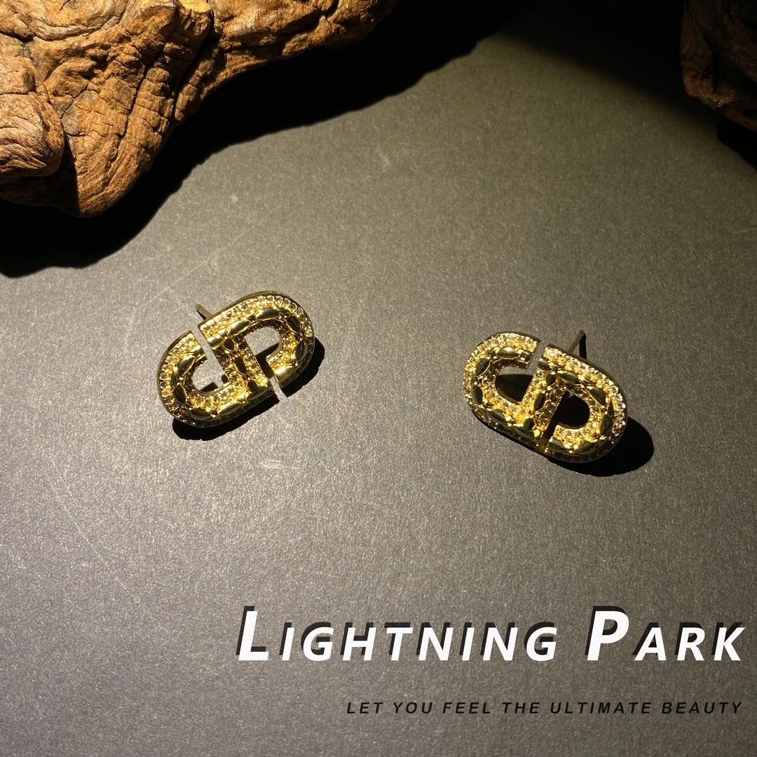 黄铜合成锆石耳饰 【小众轻奢】用心在做耳饰 蛇纹猪鼻子耳饰 2064