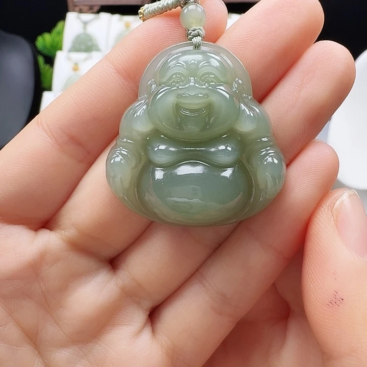 余***好和田玉未镶嵌颈饰