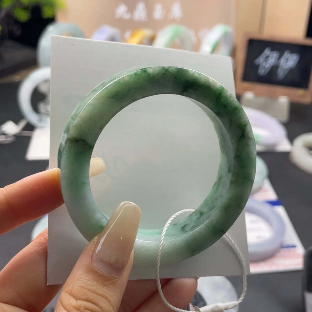 定制翡翠未镶嵌翡翠手镯基地质检发货