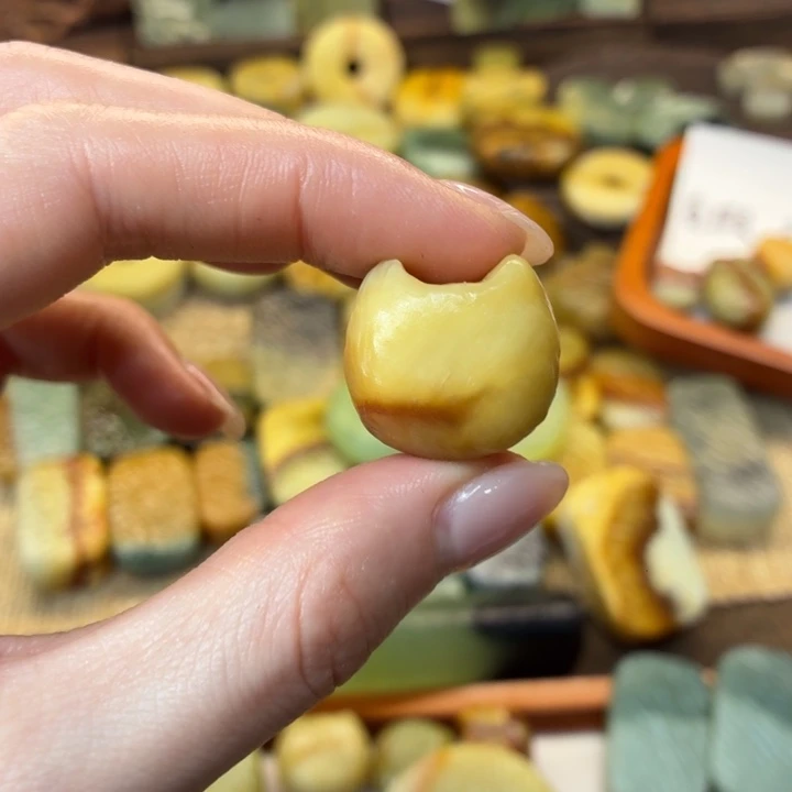 鱼***喵蛇纹石玉未镶嵌颈饰
