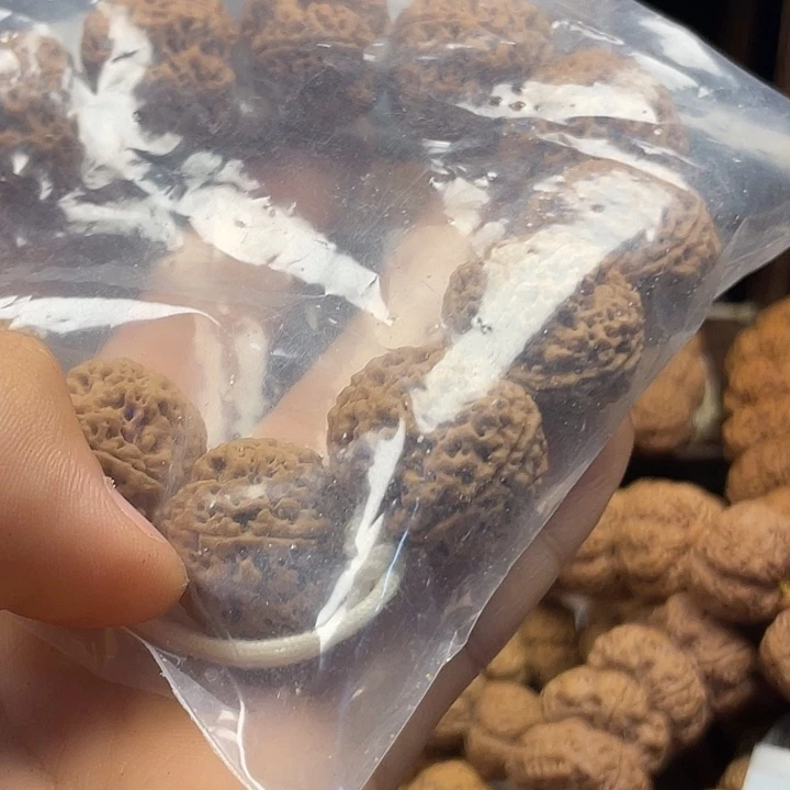 金刚菩提吊坠23蜂窝