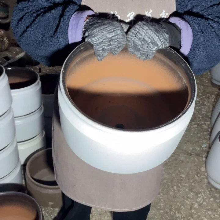 花盆紫砂口30高21瑕疵瑕疵