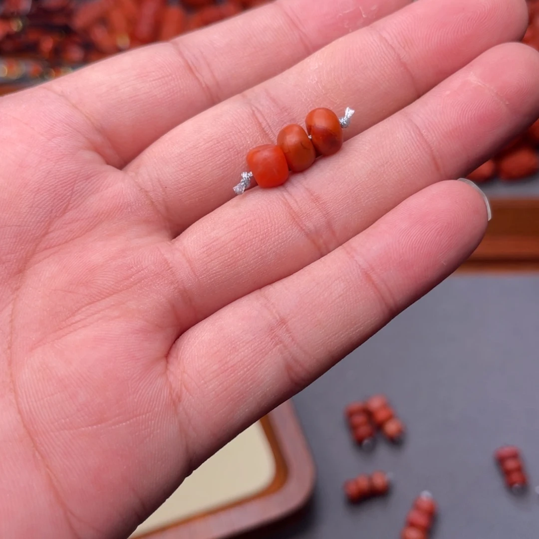 南红玛瑙配饰未镶嵌