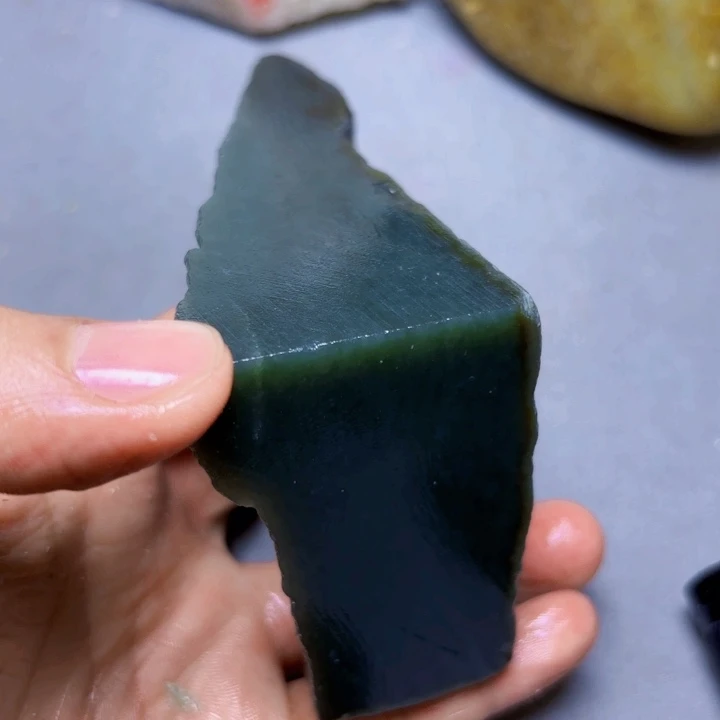 和田玉未镶嵌珠宝奇石