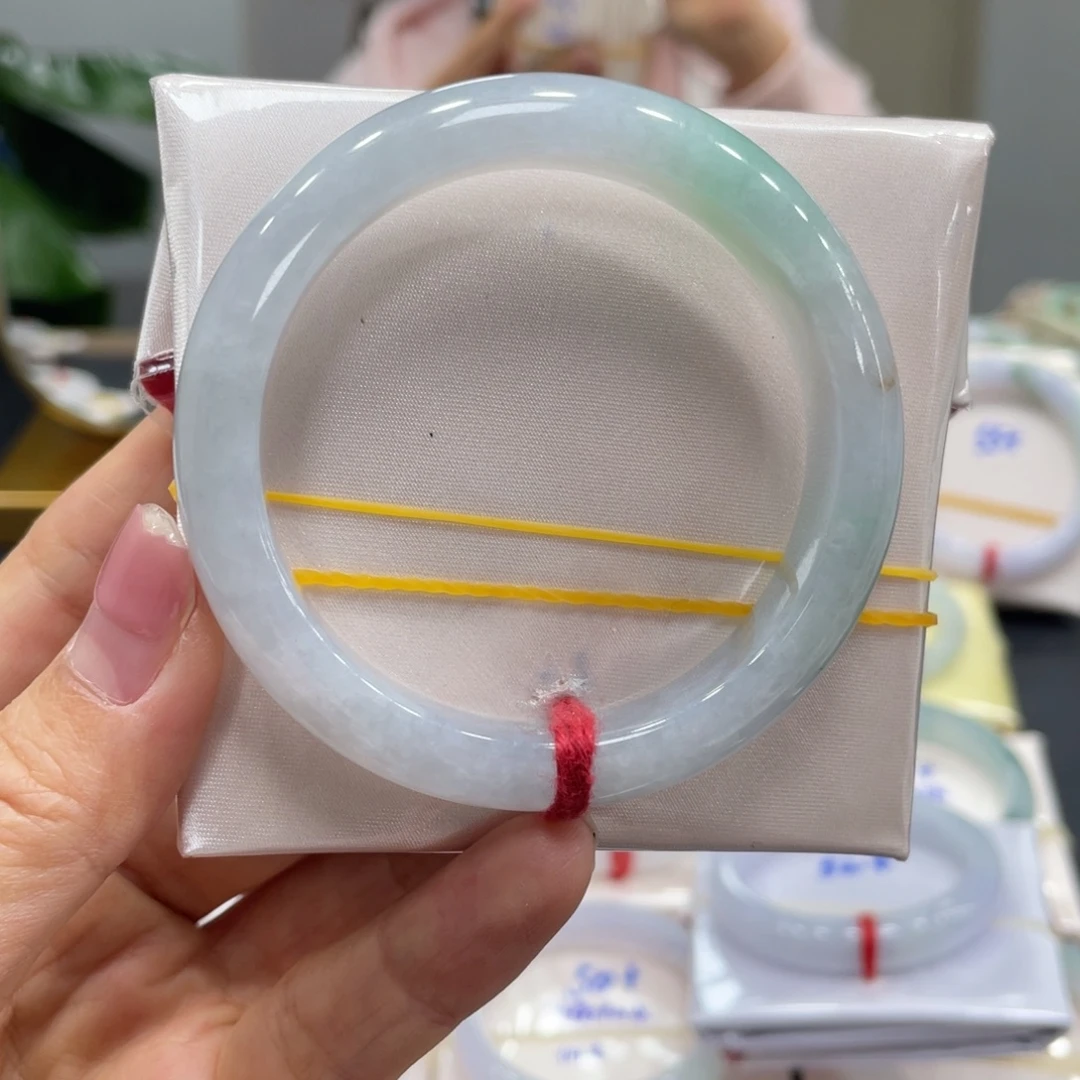 翡翠未镶嵌手镯翡翠