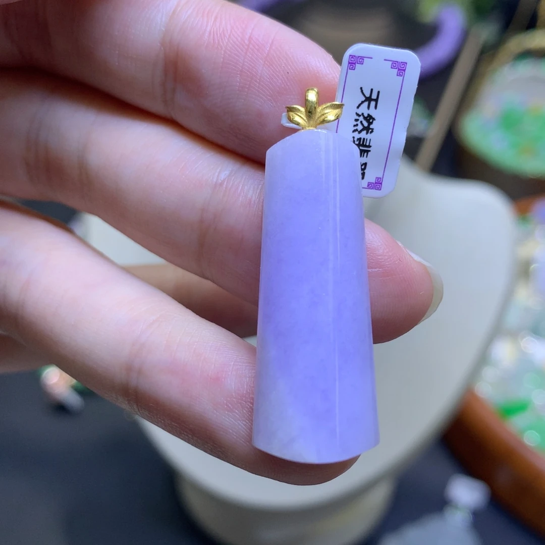 颈饰18K金镶嵌翡翠