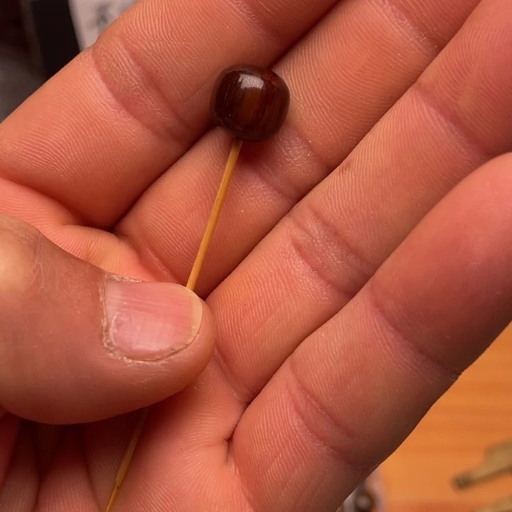 树脂只买单纯的吊坠，没带链子，属的性质。0.79