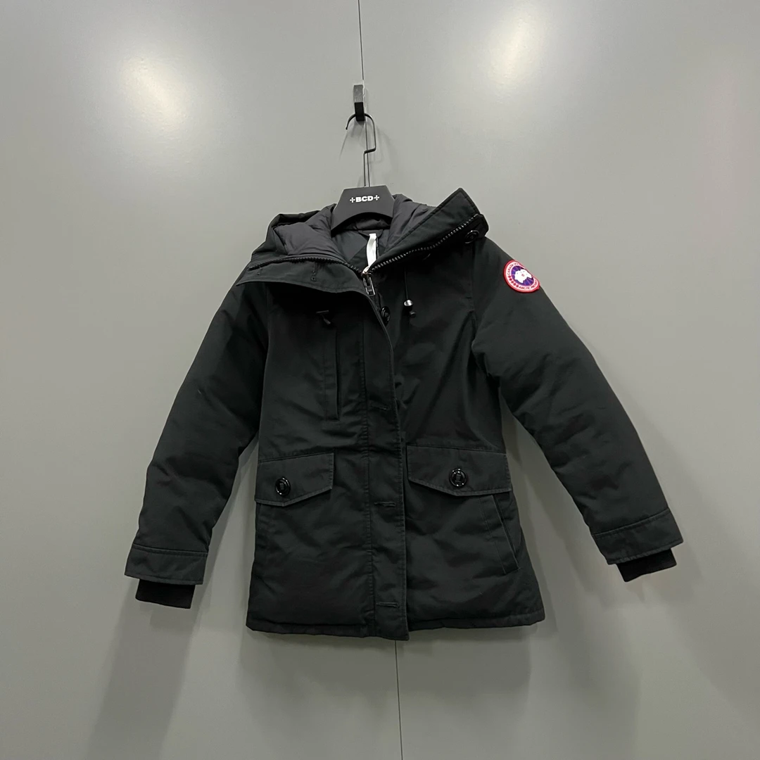 99新 CANADA GOOSE h915 黑色刺绣logo羽绒服 S码 012347