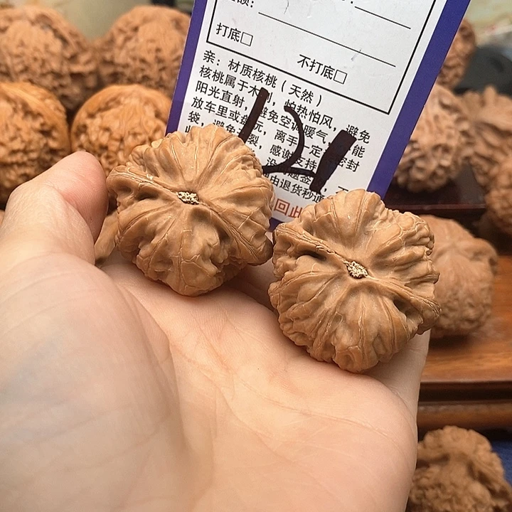 吊坠桃核粗筋狮子头39