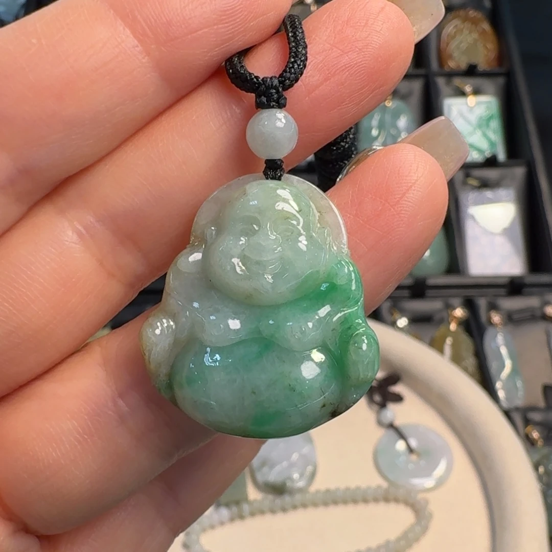 翡翠未镶嵌颈饰佛公