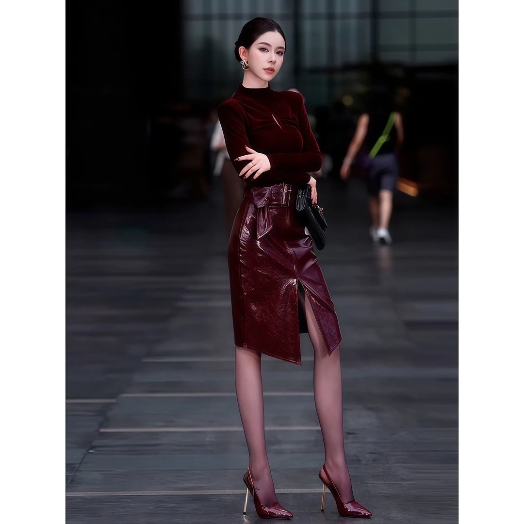 女士服饰2025秋冬新款高级感法式套装镂空设计上衣半身裙两件套潮