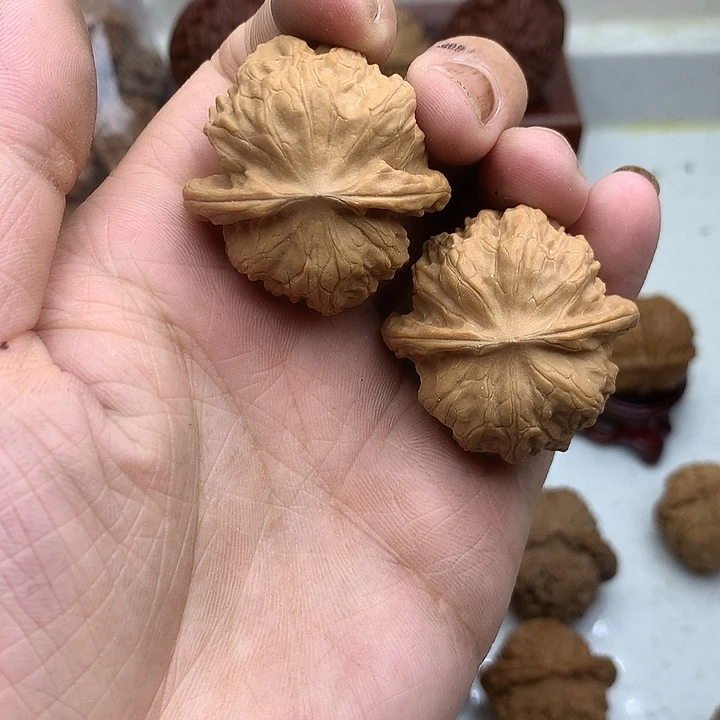 文玩核桃吊坠边肚37野狼小磕碰