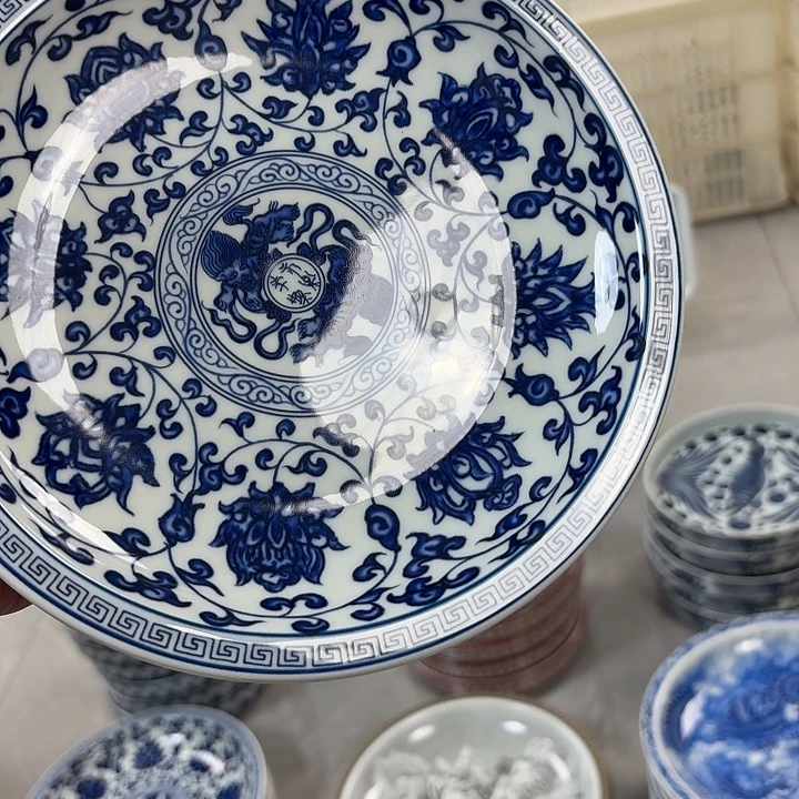 瓷片青花缠枝莲大胡乘景德镇