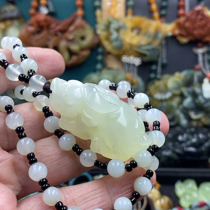 【闪购商品】蛇纹石玉未镶嵌吊坠