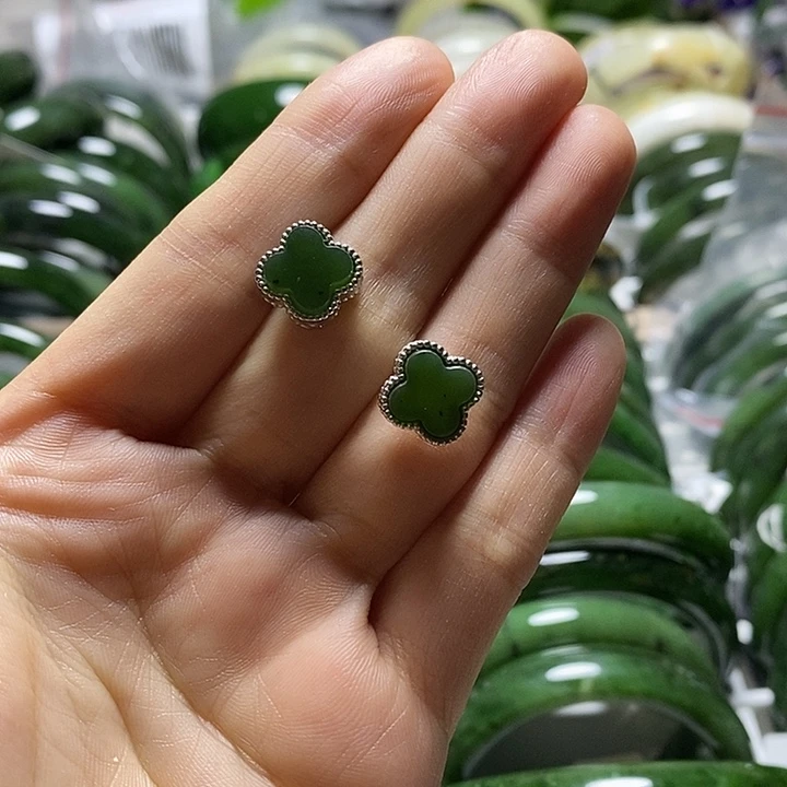 和田玉（碧玉）手镯未镶嵌碧玉耳钉