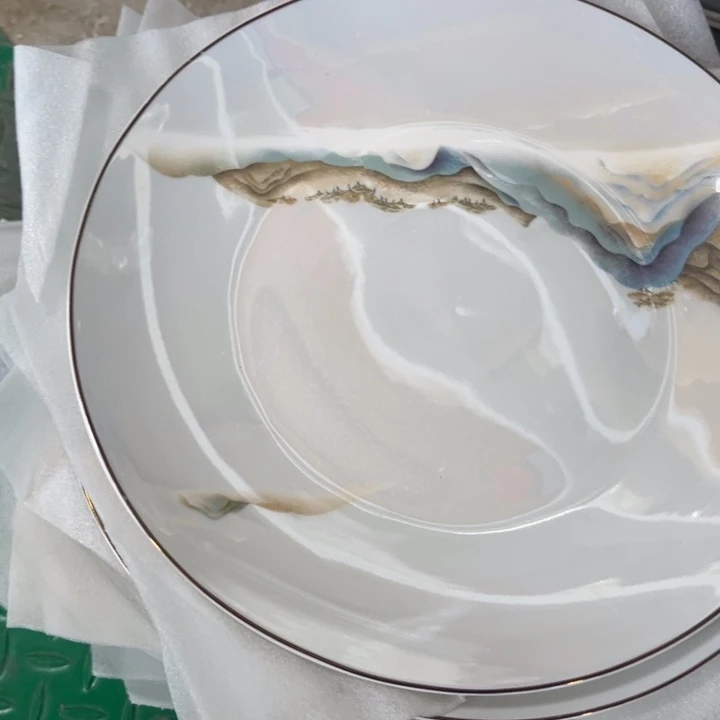 瓷片千里十寸大盘两个微瑕
