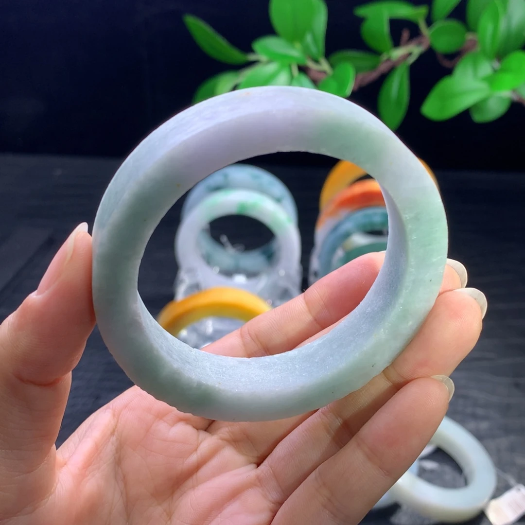 未镶嵌手镯定制翡翠