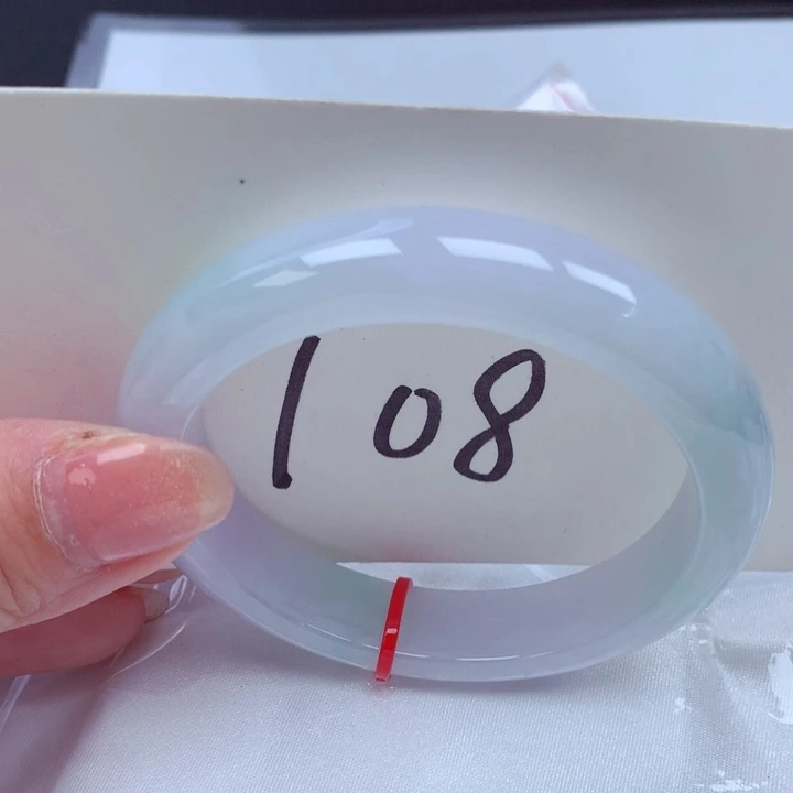 翡翠手镯未镶嵌翡翠