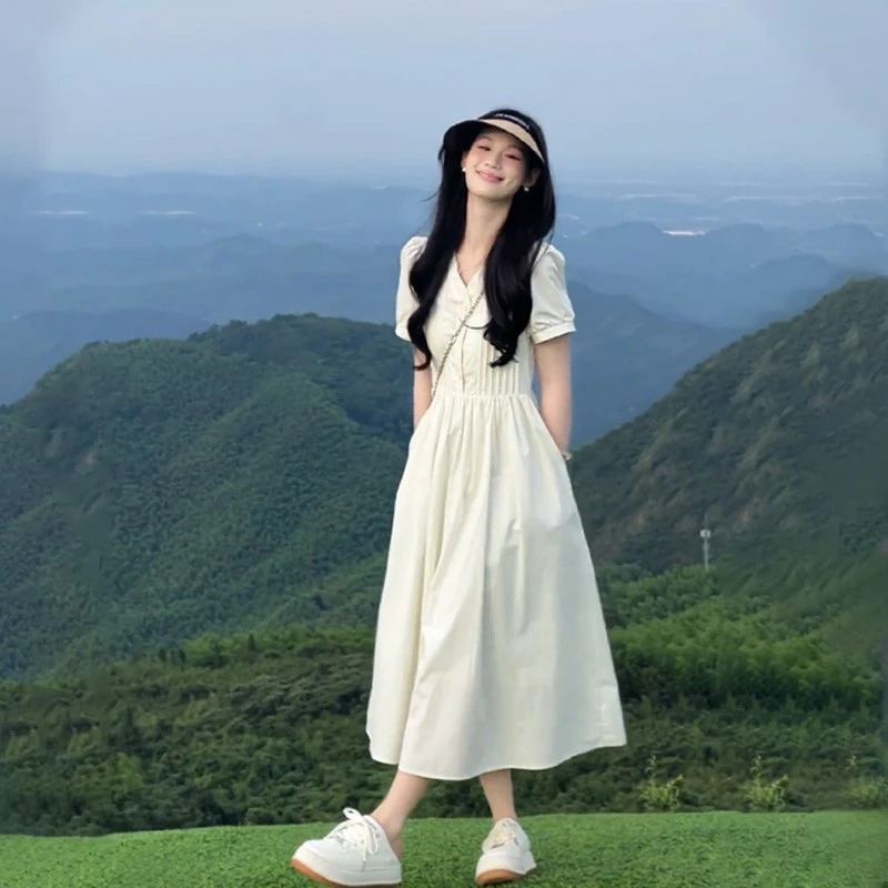 温柔风清纯初恋裙甜美v领短袖连衣裙女2025夏季新款收腰大摆长裙