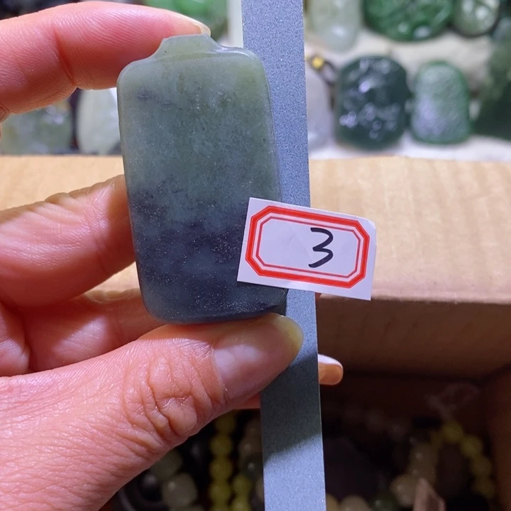 和田玉边角料未镶嵌