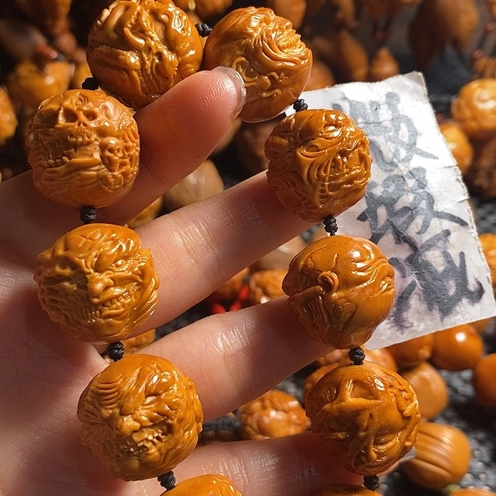 吊坠橄榄核微上色