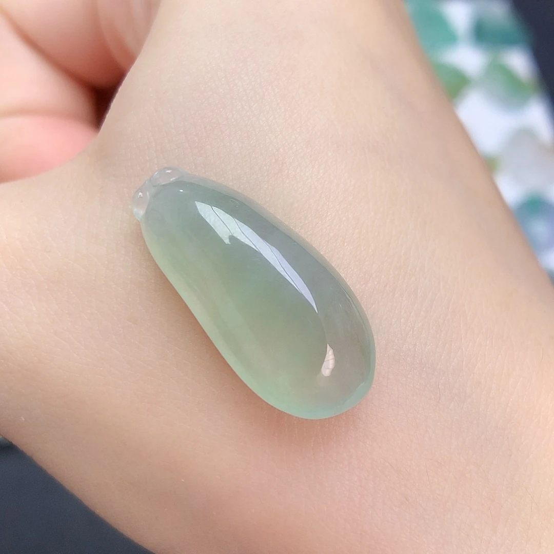 翡翠未镶嵌颈饰福瓜