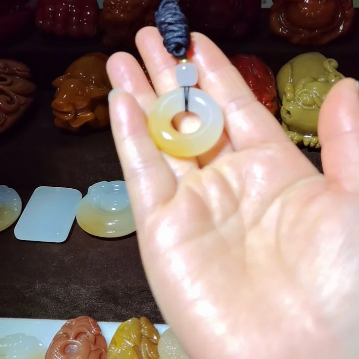 和田玉未镶嵌珠宝奇石