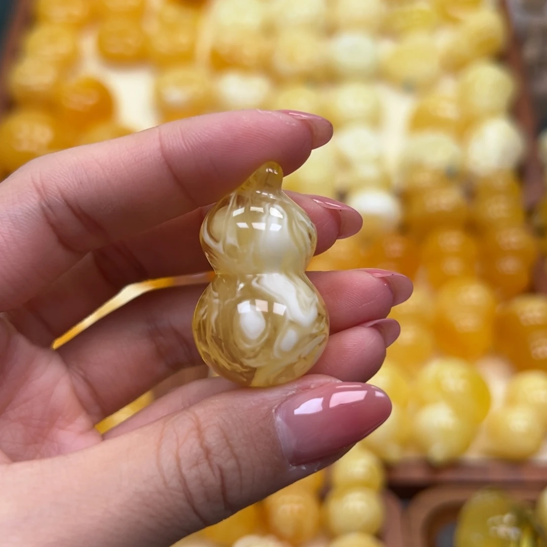 添***贝琥珀未镶嵌颈饰蜜蜡