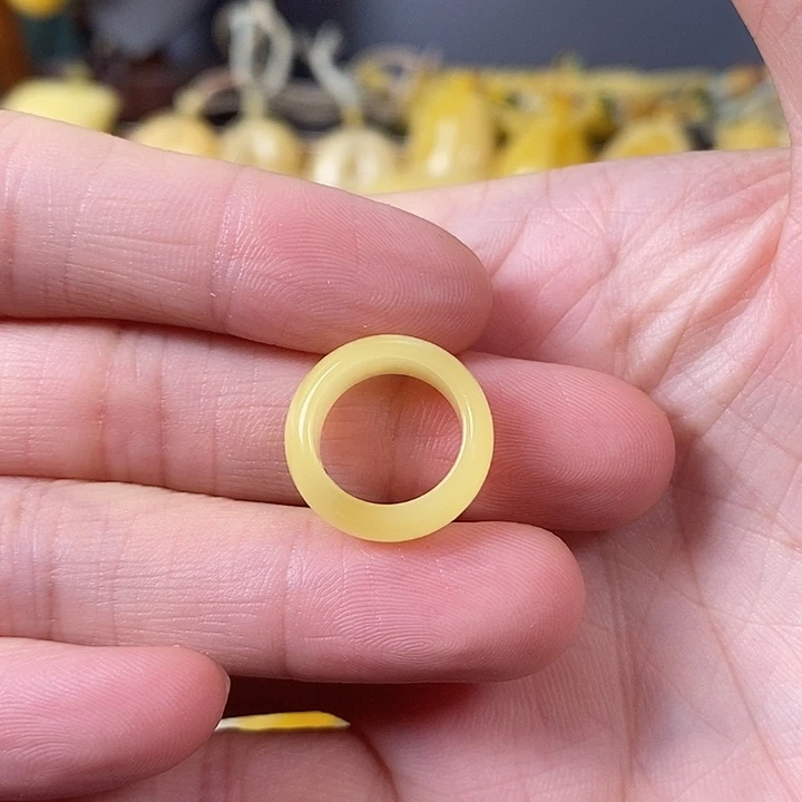 琥珀未镶嵌裸石跑环