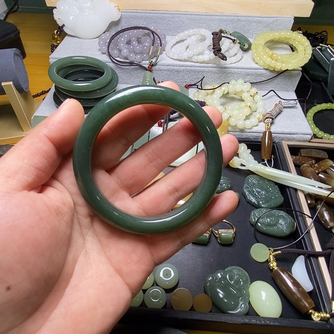 和田玉（糖玉）未镶嵌手镯