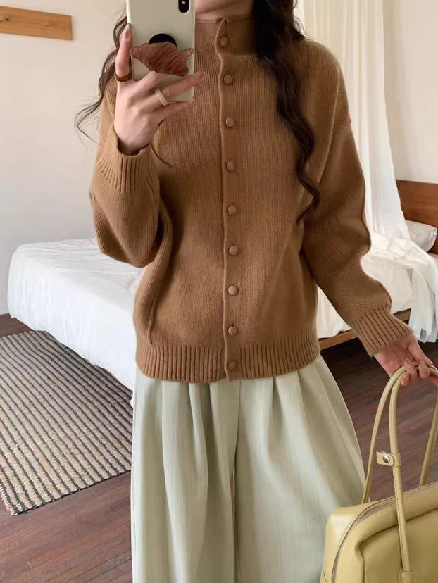 秋冬新款纯色中领排扣简约开衫