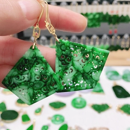 翡翠18K金镶嵌耳饰挂件