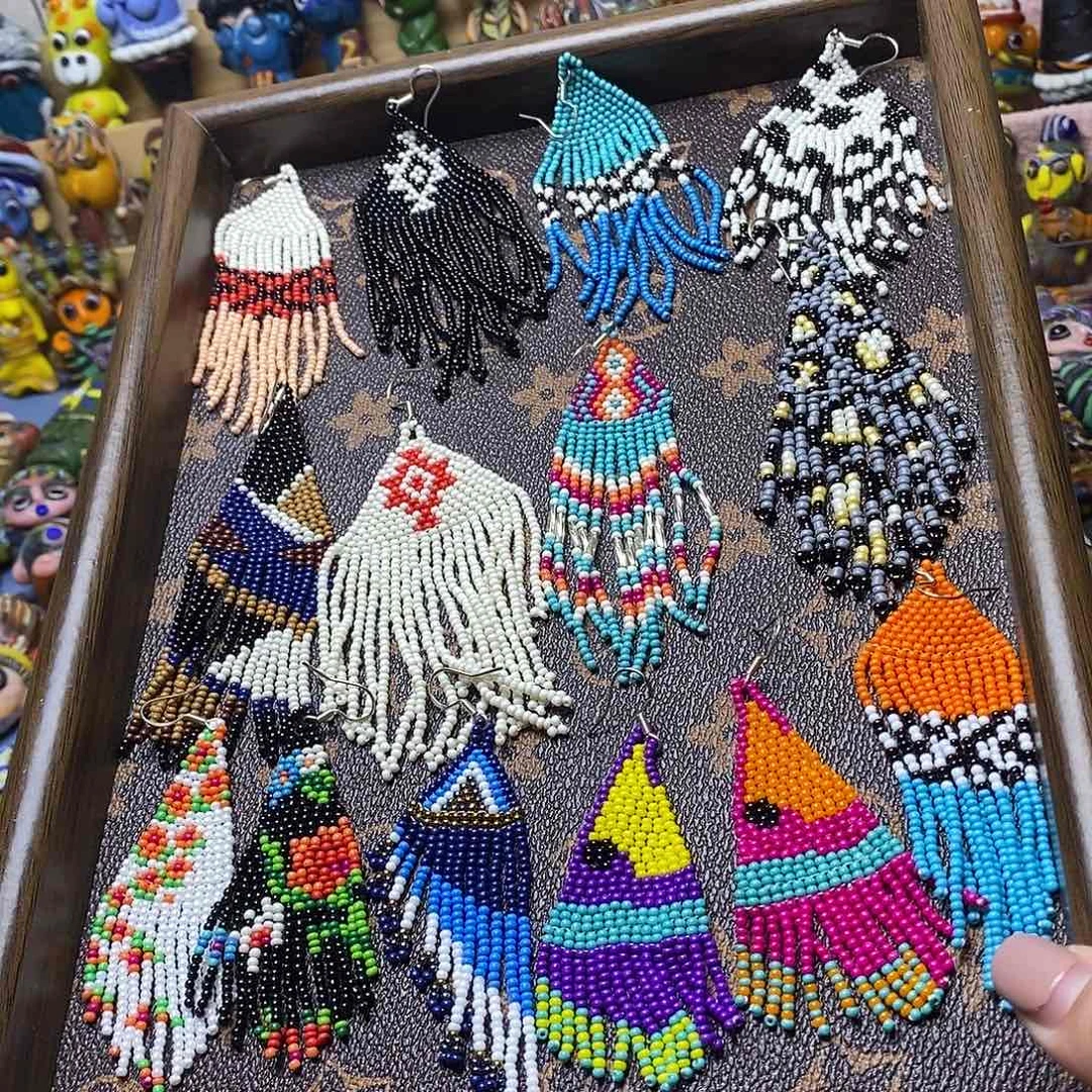 琉璃颈饰小米珠耳坠一对