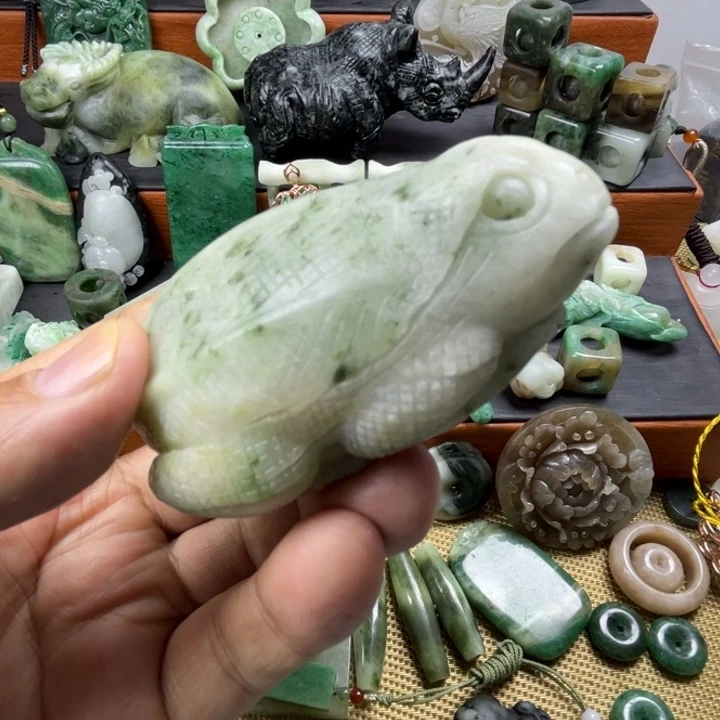 独山玉未镶嵌珠宝半成品