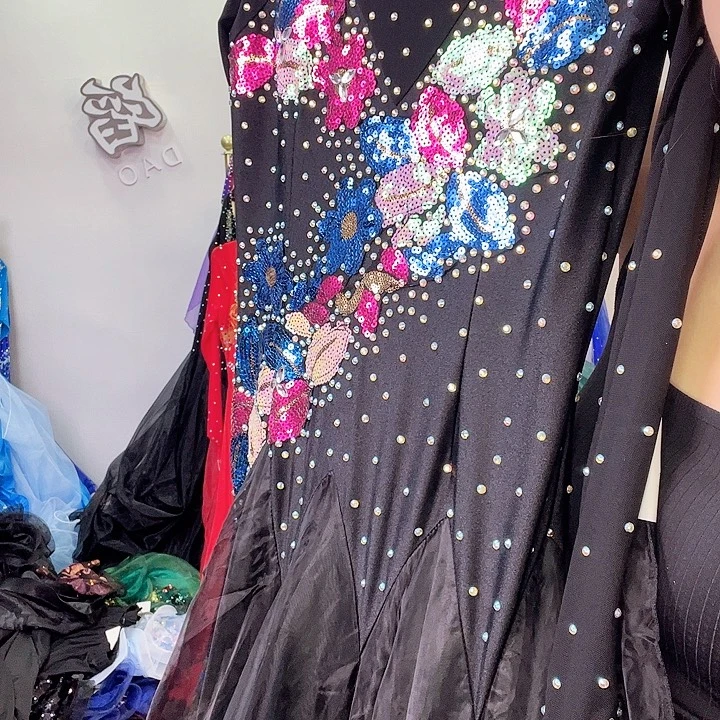 交谊舞的舞蹈动作和舞蹈