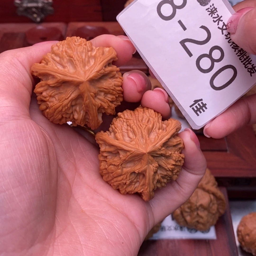 C***n文玩核桃把件42文山