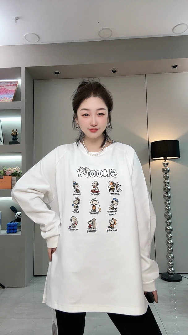 大码插肩中长款长袖宽松底摆开叉圆领大版重刺绣秋冬显瘦T恤女013