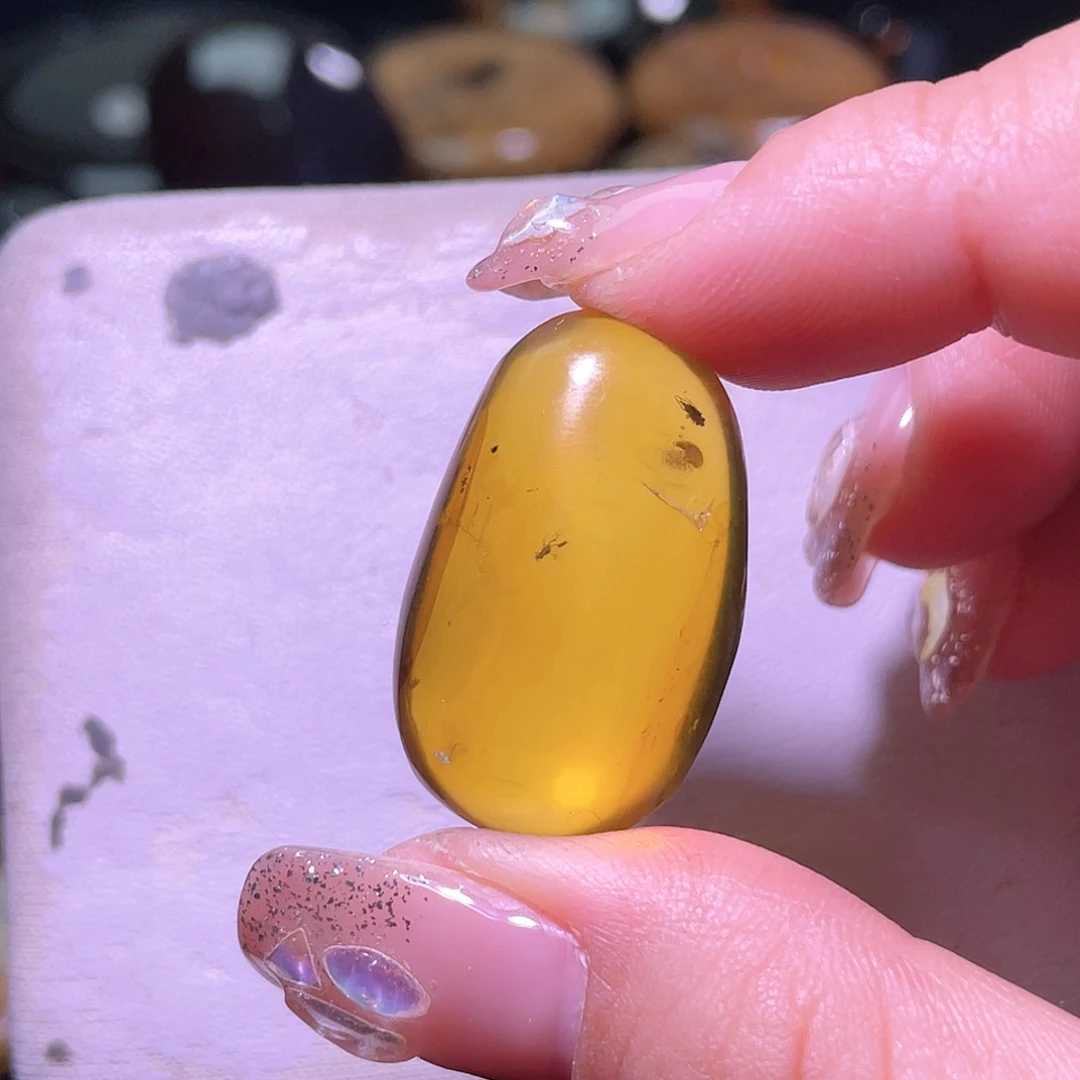 琥珀裸石未镶嵌白****?。