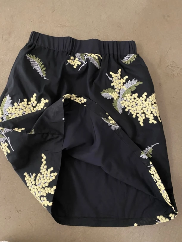 炫色重工立体刺绣两侧口袋松紧腰半裙