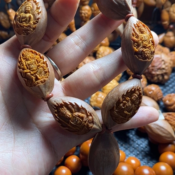 吊坠橄榄核八大菩萨