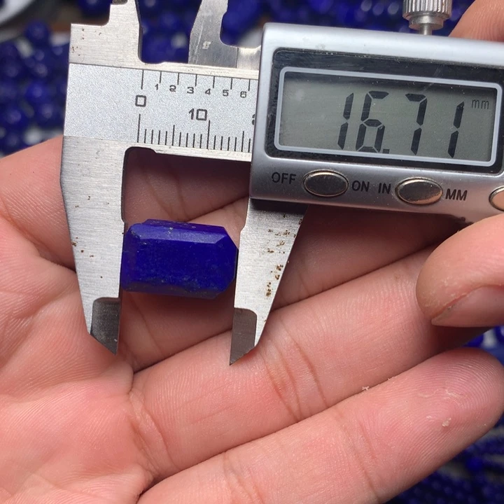 青金石未镶嵌随行