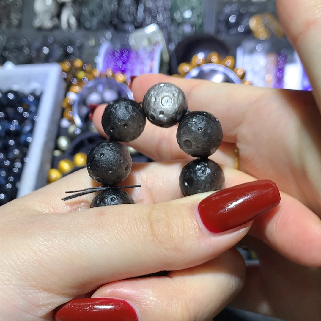 w***s黑曜岩未镶嵌手串