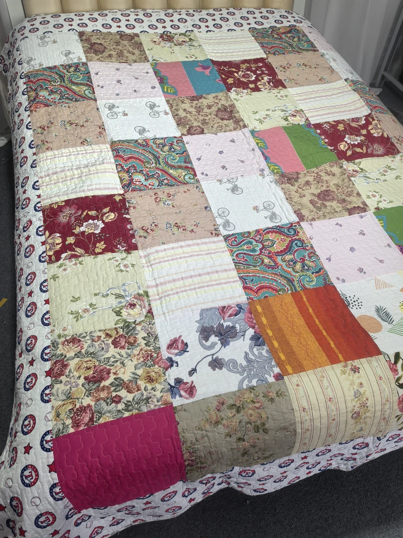 《小华外贸》约200x230 T字边百家风拼接棉质床盖背面 不挑 发一个