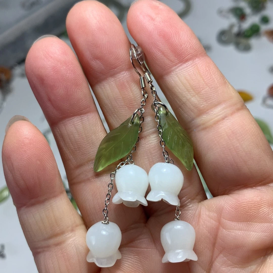 蛇纹石玉耳环未镶嵌