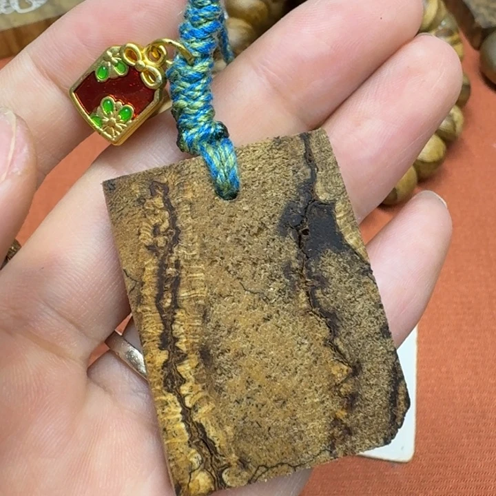大叶紫檀（黑酸枝木类）