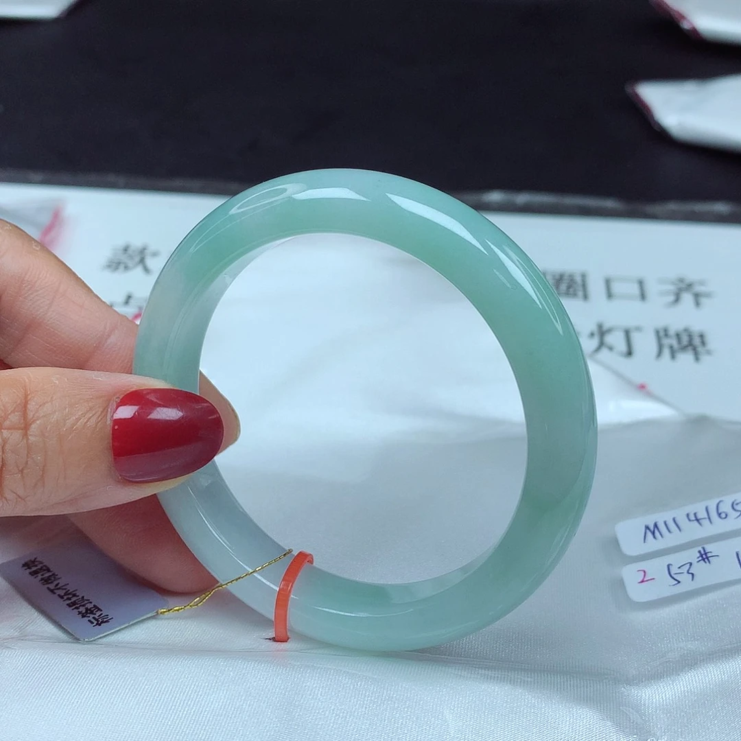 翡翠手镯未镶嵌53圈4165