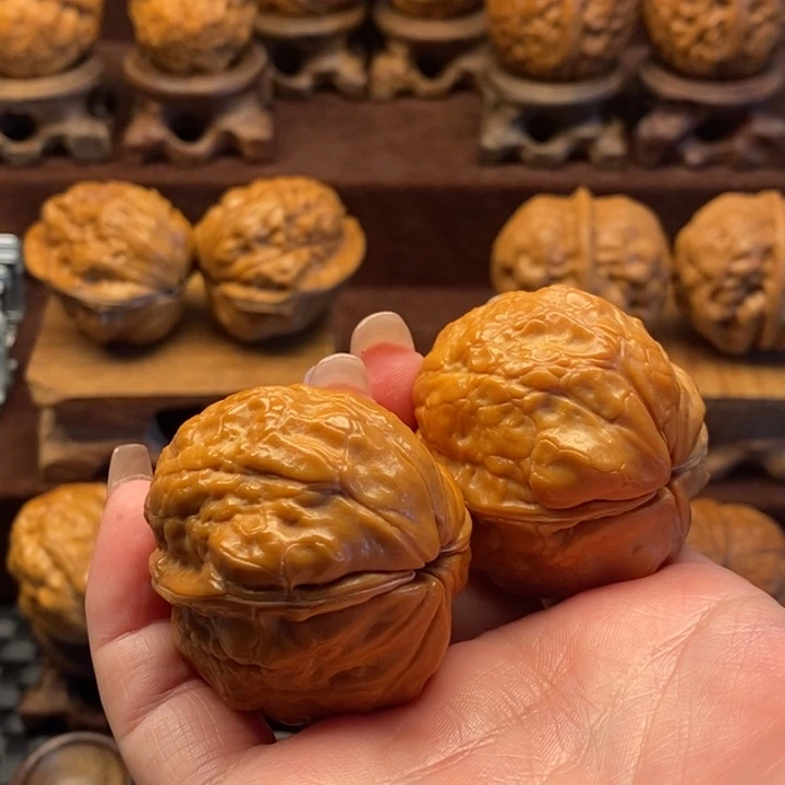 太***古文玩核桃把件42玲珑玉蟾