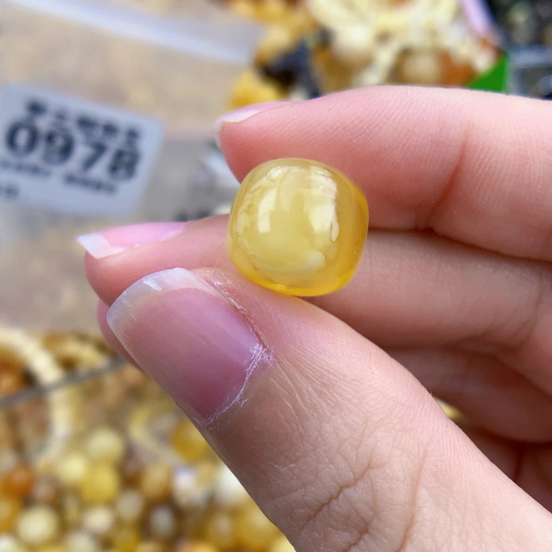裸石琥珀未镶嵌12