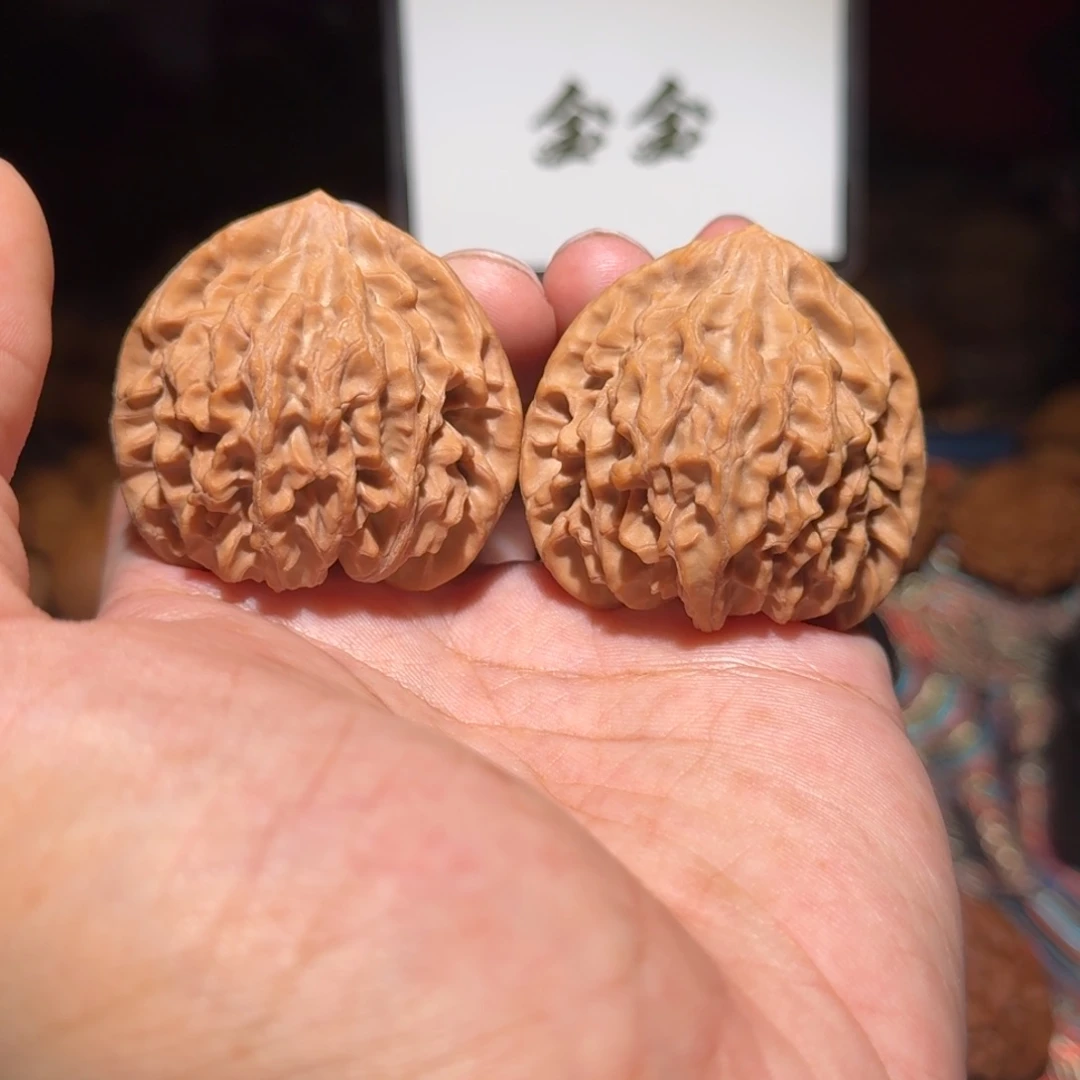 核桃把件1576龙门涧，尺寸42 39 41